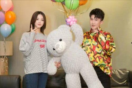 娱乐圈吃瓜糖果,揭秘明星背后的故事与真相 第3张 娱乐圈吃瓜糖果,揭秘明星背后的故事与真相 第3张